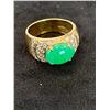 Image 1 : 18K LADIES RING SET WITH JADEITE AND DIAMONDS