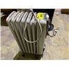 Image 2 : DELONGHI MAGNUM MOBILE RADIATOR HEATER