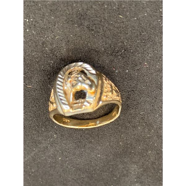 10K MENS RING WITH HORSE MOTIF