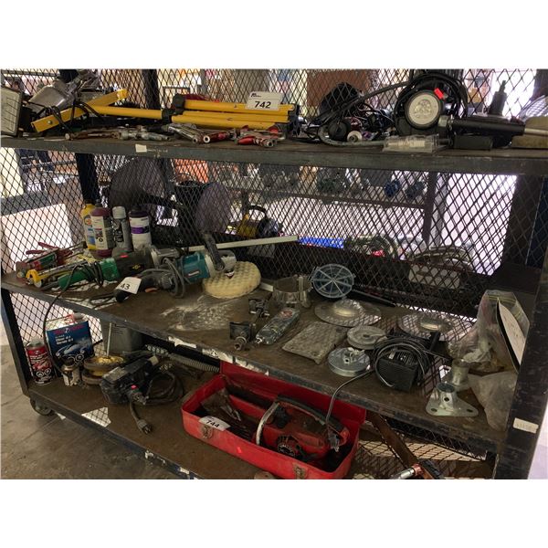 ASSORTED ITEMS INCLUDING; MAKITA SANDER, ANGLE GRINDER, MACHINE POLISH & MORE