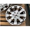 Image 2 : 3 ROZZ CHROME 18" RIMS (1 CAP MISSING)