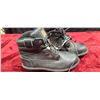 Image 2 : WOMENS SIZE 9 KODIAK CSA STEEL TOE AND OIL RESISTANT WORK BOOTS