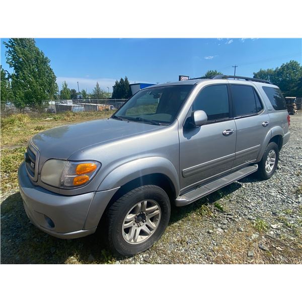 *MUST TOW, NOT SUITABLE FOR TRANSPORTATION* 2001 TOYOTA SEQUOIA, GREY, GAS, AUTOMATIC, 4DRSW, VIN