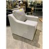 Image 2 : GREY ROTATING CUSHION CHAIR