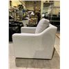 Image 3 : GREY ROTATING CUSHION CHAIR