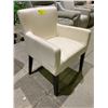 Image 2 : WHITE CHAIR