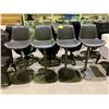 Image 1 : 4 BAR STOOL CHAIRS