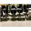 Image 2 : 4 BAR STOOL CHAIRS