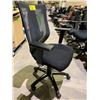 Image 2 : MESH BACK OFFICE CHAIR