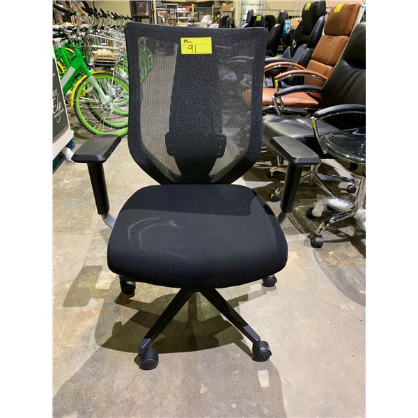 MESH BACK OFFICE CHAIR