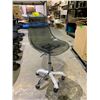 Image 2 : CLEAR PLASTIC ROLLING OFFICE CHAIR