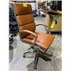 Image 2 : BROWN LEATHER OFFICE CHAIR