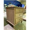 Image 2 : 3-DRAWER NIGHT STAND