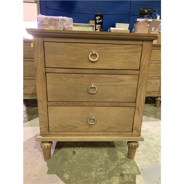 3-DRAWER NIGHT STAND