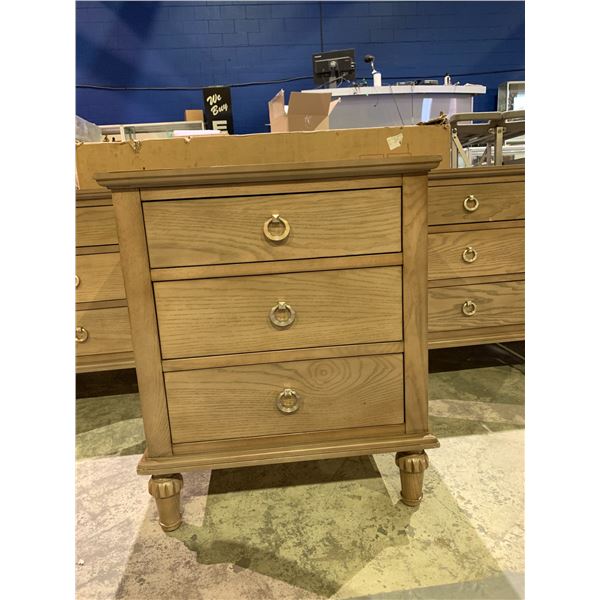 3-DRAWER NIGHT STAND