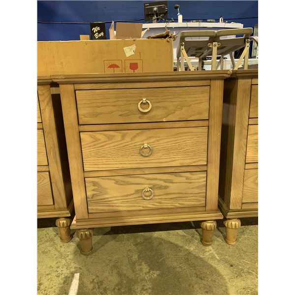 3-DRAWER NIGHT STAND