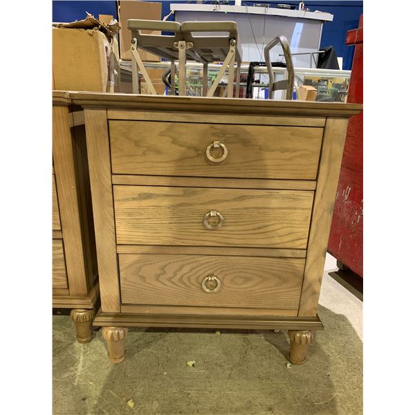 3-DRAWER NIGHT STAND