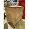 Image 2 : 3-DRAWER NIGHT STAND