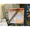 Image 3 : HEATER, WINDOW FAN AND 2 CEILING LIGHT FIXTURES