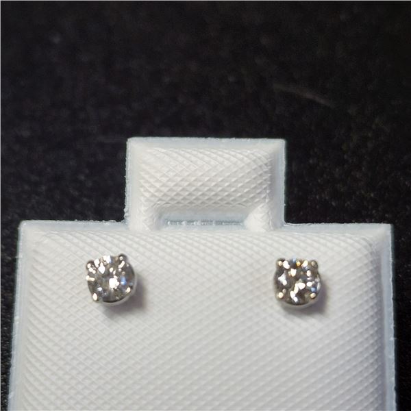 14K WHITE GOLD DIAMOND (0.2CT)  EARRINGS (WEIGHT 0.41G)