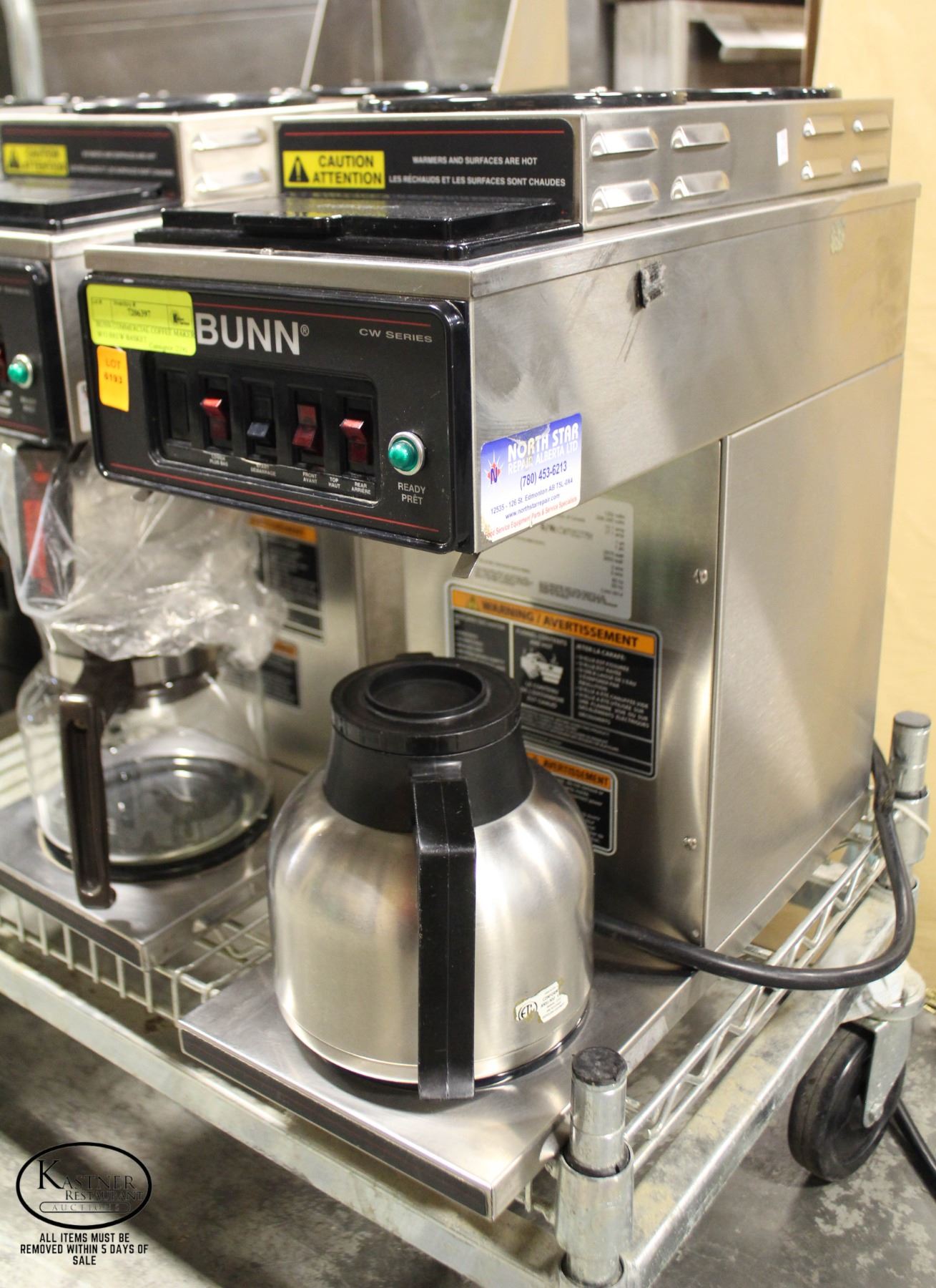 BUNN CW SERIES COFFEE MAKER W/ CARAFE