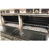 Image 5 : 5' GARLAND COMBINATION ELECTRIC RANGE W/ DUAL OVEN