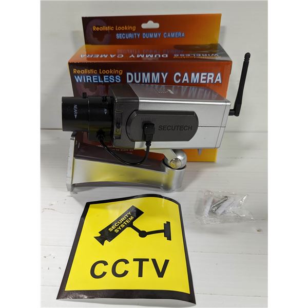 NEW DECOY SECURITY CAMERA W/ MOTION SENSOR &