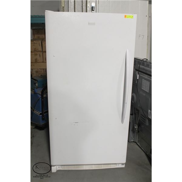 FRIGIDAIRE FULLSIZE WHITE FRIDGE