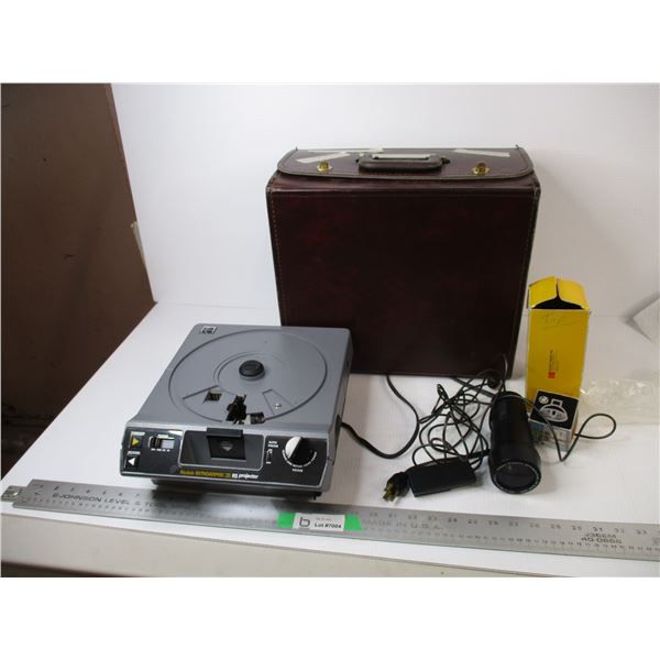 *Kodak Ektagraphic III AS Slide Projector w/ Case