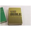 Image 2 : (2) Bibles