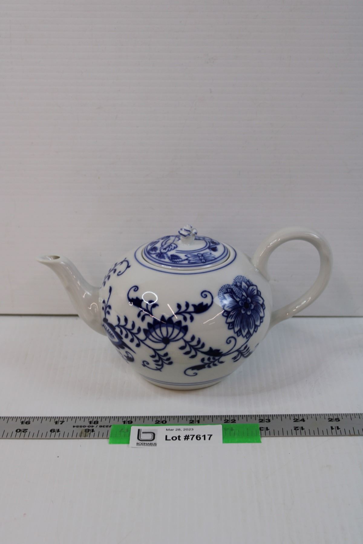 Dutch Tea Pot - Bodnarus Auctioneering