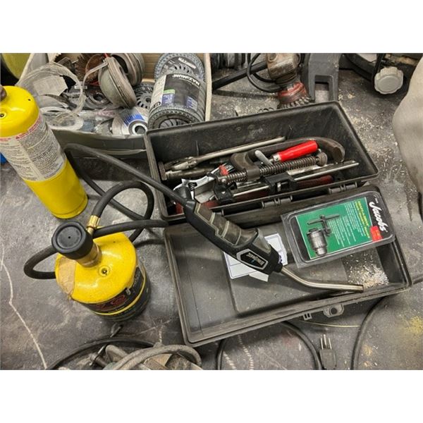 BERNZOMATIC PROPANE TORCH AND BOX OF ASST TOOLS