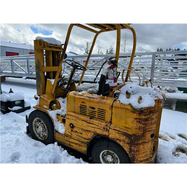 ALLIS CHALMERS MODEL FG50 2PS 5000LB CAPACITY 8938 HRS - 168" LIFT - REPORTED TO BE WORKING -