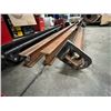 Image 3 : 2X 10' I BEAMS. 2.5"X3" AND 9'X 2.5" PIPE (3/16" THICK) AND 62" I BEAM WITH A 1/2 TON CM SERIES 633