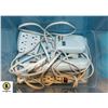 Image 1 : TOTE OF POWERBARS & EXTENSION CORDS