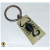 Image 1 : REAL SCORPION ENCASED GLOW IN THE DARK KEYCHAIN