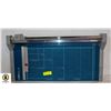 Image 1 : PROFESSIONAL PAPER CUTTER