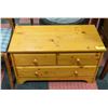 Image 1 : 3 DRAWER WOODEN DRESSER H-18.5" W-16" L-31.5"