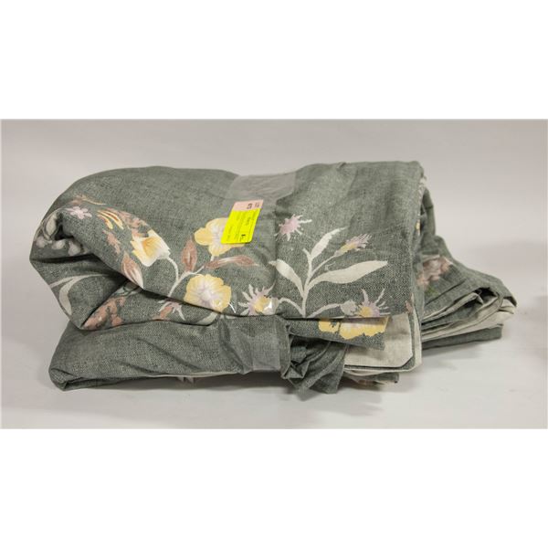 NEW UNPACKED WUEEN FLORAL DUVET COVER