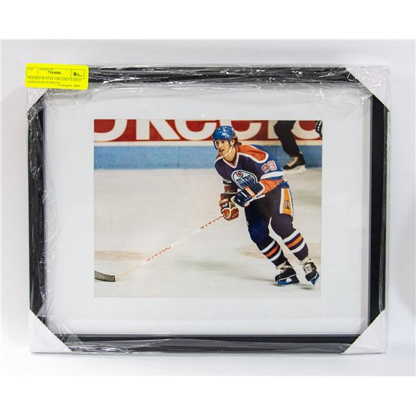 FRAMED WAYNE GRETZKY EARLY CAREER 8X10 PHOTO