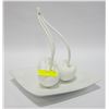 Image 1 : 3 METAL DECOR CHEERIORS ON WHITE PLATE BASE
