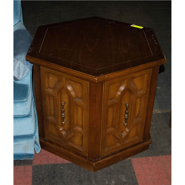 PAIR OF WOOD OCTAGON END TABLES