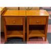 Image 1 : 2 ESTATE BLONDE WOOD SIDE TABLES