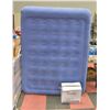 Image 1 : IDOO QUEEN AIR MATTRESS WITH INTEGRATED PILLOW AND