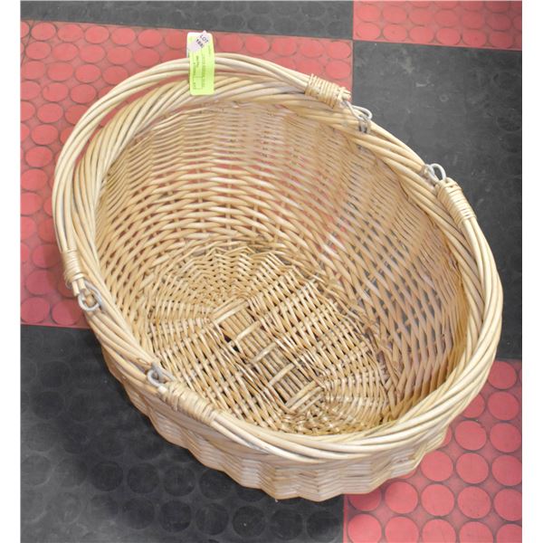 OVAL WICKER BASKET