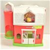 Image 1 : FISHER PRICE FARM BARN/BUILDING W/ASSORTED FIGURES