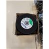 Image 2 : 20 CASTERS AND 25 NEW 7 INCH MASONRY ABRASIVE DISCS