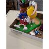Image 2 : TRAY OF M&M COLLECTIBLES