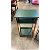 Image 2 : 2 GREEN AND MAPLE SHELVES