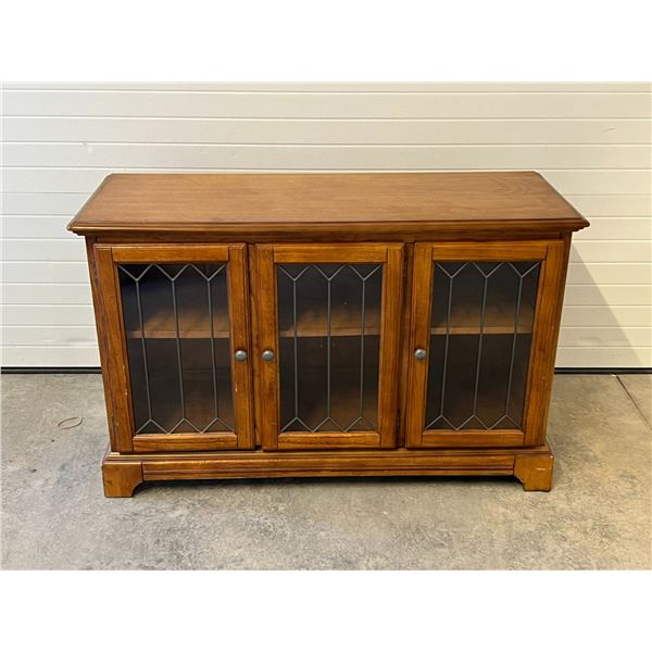 Nice Wooden Credenza / Sideboard / Storage Unit (approx 48x18" & 30"T
